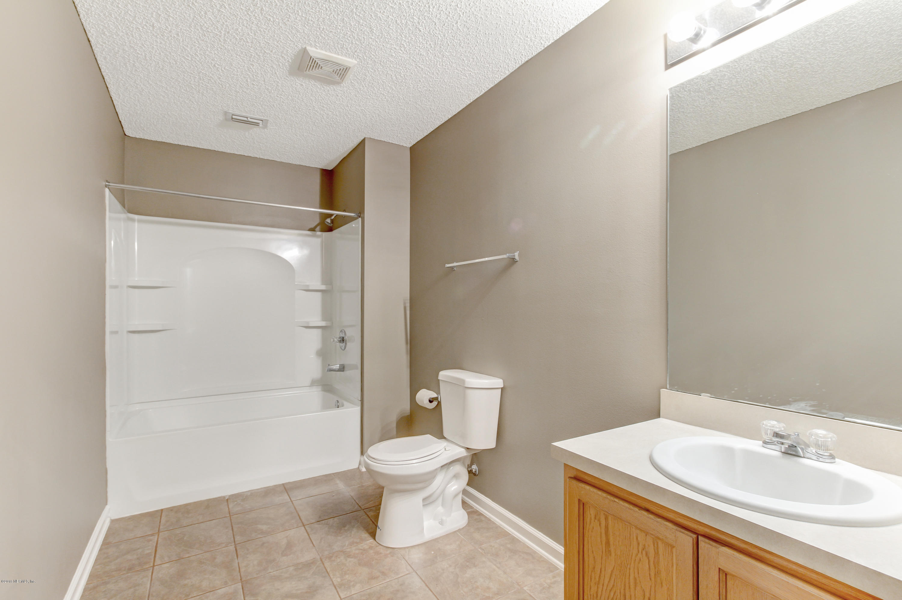 939 Morning Light Road Jacksonville, FL 32218 - Photo 23 of 26 guest bath