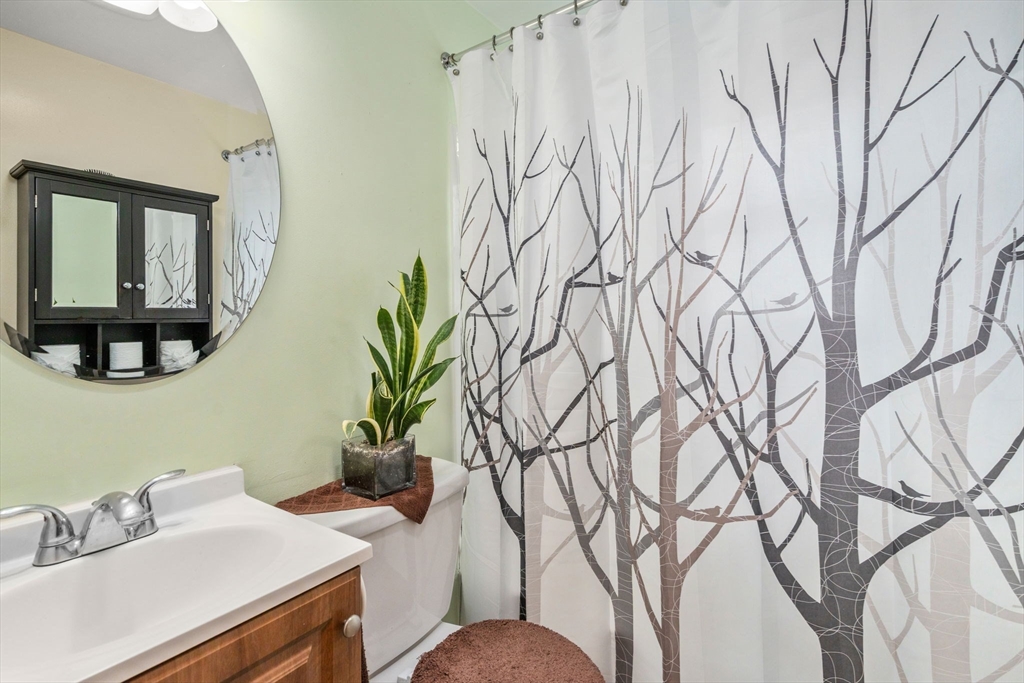 40 Manor Road Shrewsbury, MA 01545 - Photo 8 of 29