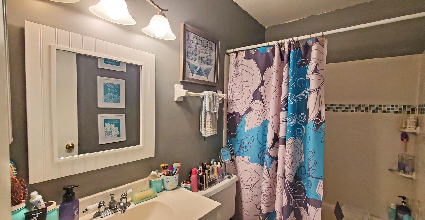191 Greentree Circle Jupiter, FL 33458 - Photo 11 of 16 GuestBath