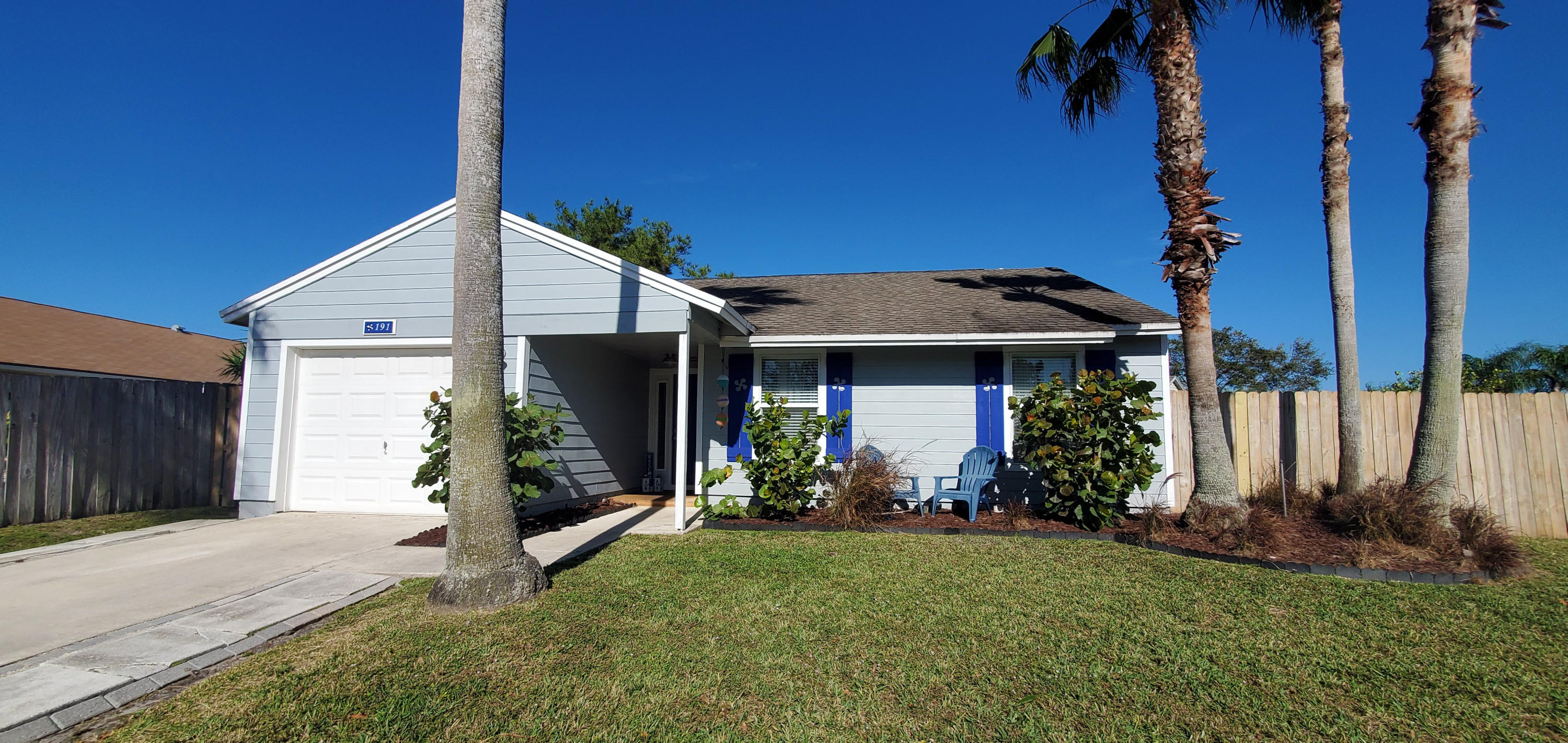 191 Greentree Circle Jupiter, FL 33458 - Photo 2 of 16 Front1