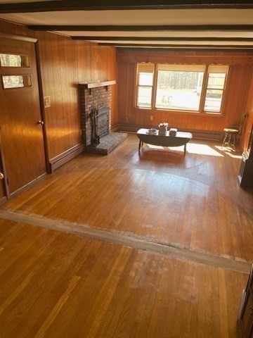 52 Peach Hill Road Berlin, MA 01503 - Photo 12 of 27 a living room with a furniture and a window