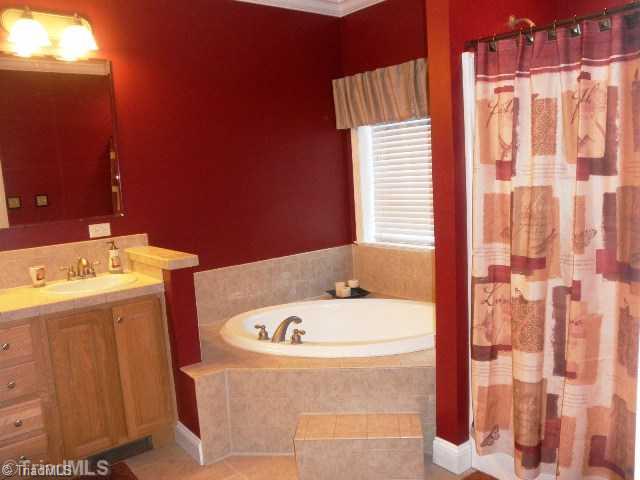 920 Warren Farm Road Walnut Cove, NC 27052 - Photo 10 of 16 Master Bath/Spa.