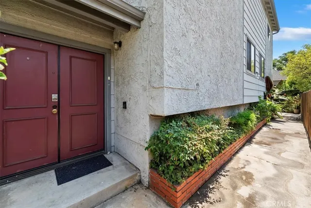 $675,000 | 340 East Washington Boulevard, Unit 3, Pasadena, CA 91104