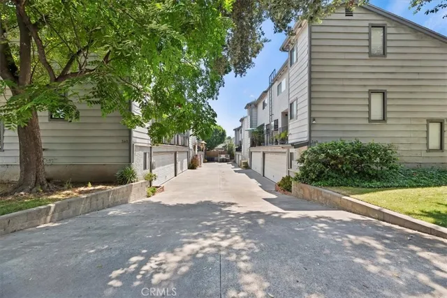 $675,000 | 340 East Washington Boulevard, Unit 3, Pasadena, CA 91104