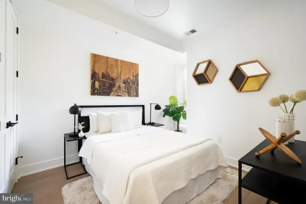 $3,300 | 1316 8th Street Northwest, Unit 1, Washington, DC 20001