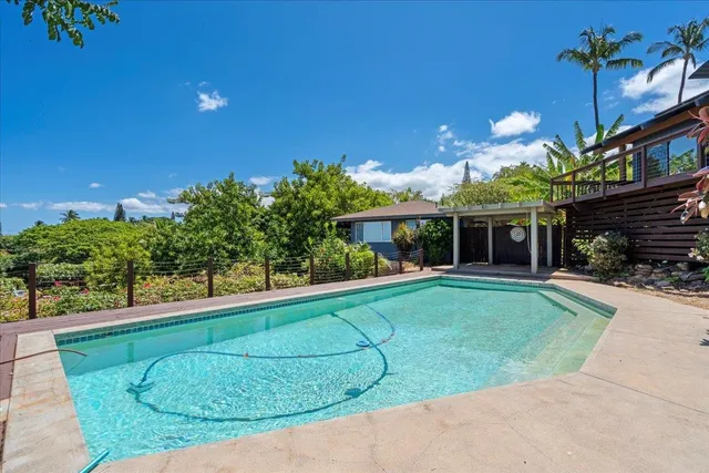 $2,250,000 | 561 Kaleo Place, Kihei, HI 96753