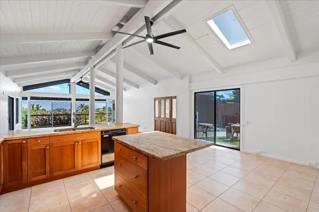 $2,250,000 | 561 Kaleo Place, Kihei, HI 96753