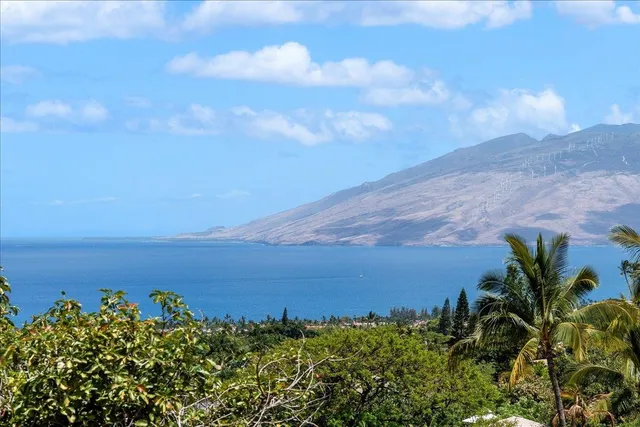 $2,250,000 | 561 Kaleo Place, Kihei, HI 96753