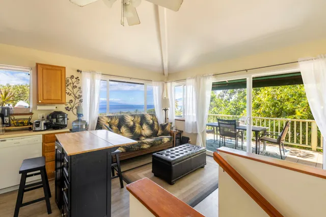 $2,250,000 | 561 Kaleo Place, Kihei, HI 96753