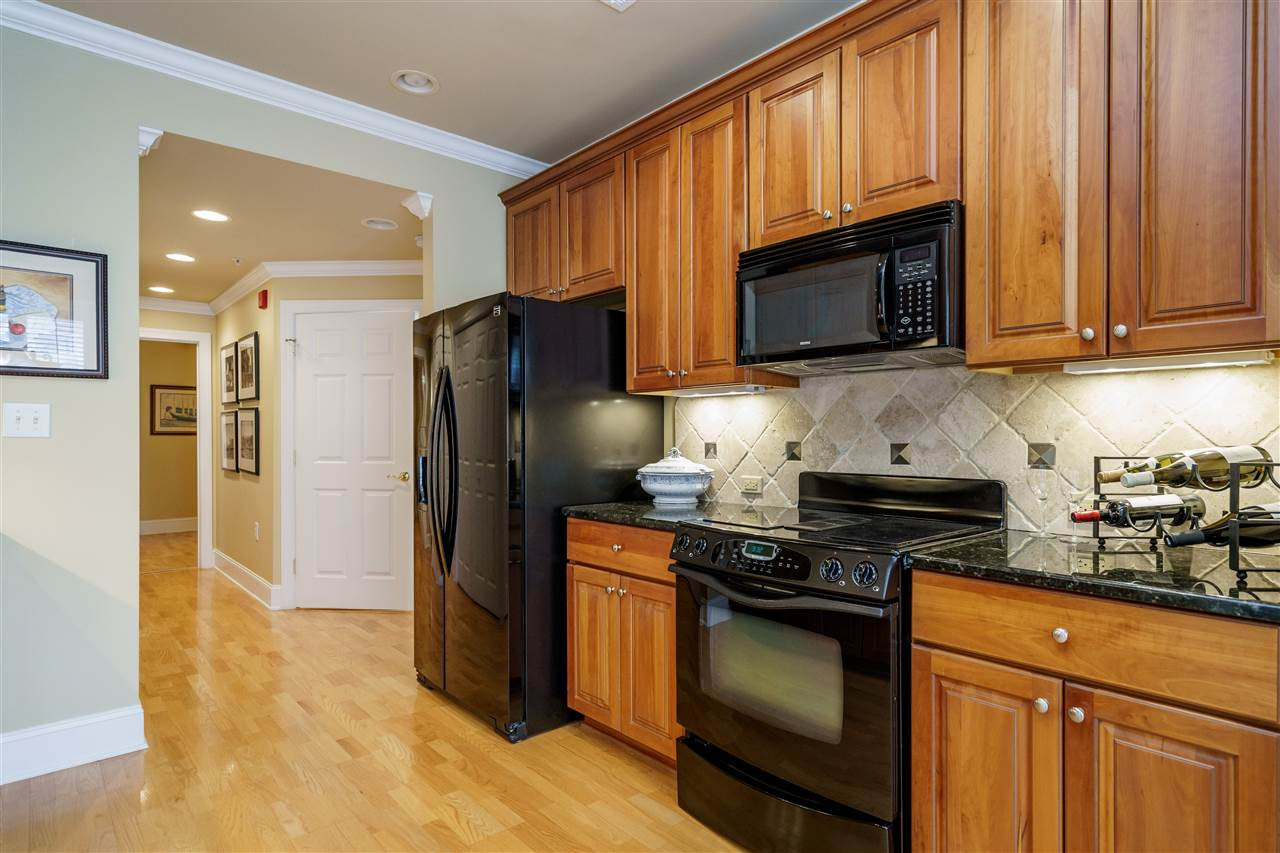 3700 Baron Cooper Pass, Unit 206 Raleigh, NC 27612 - Photo 12 of 27 Kitchen