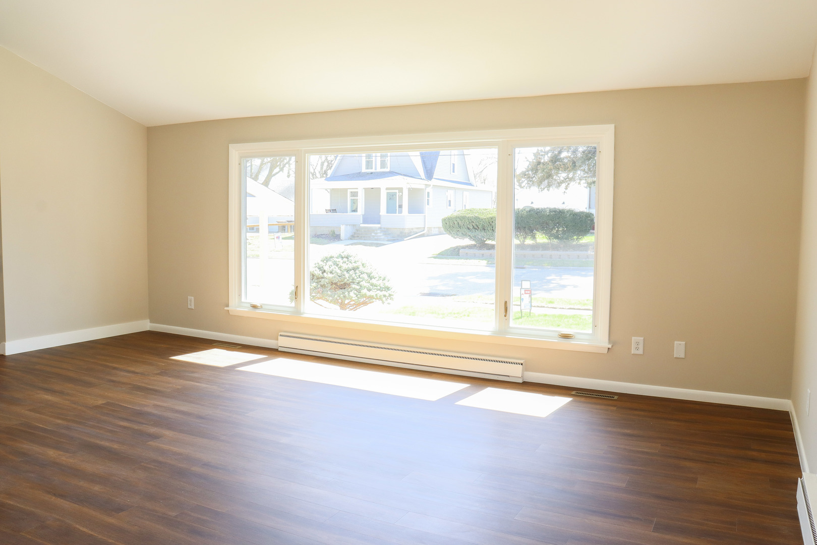 108 Prospect Street Morrison, IL 61270 - Photo 4 of 42 Gallery Image 4
