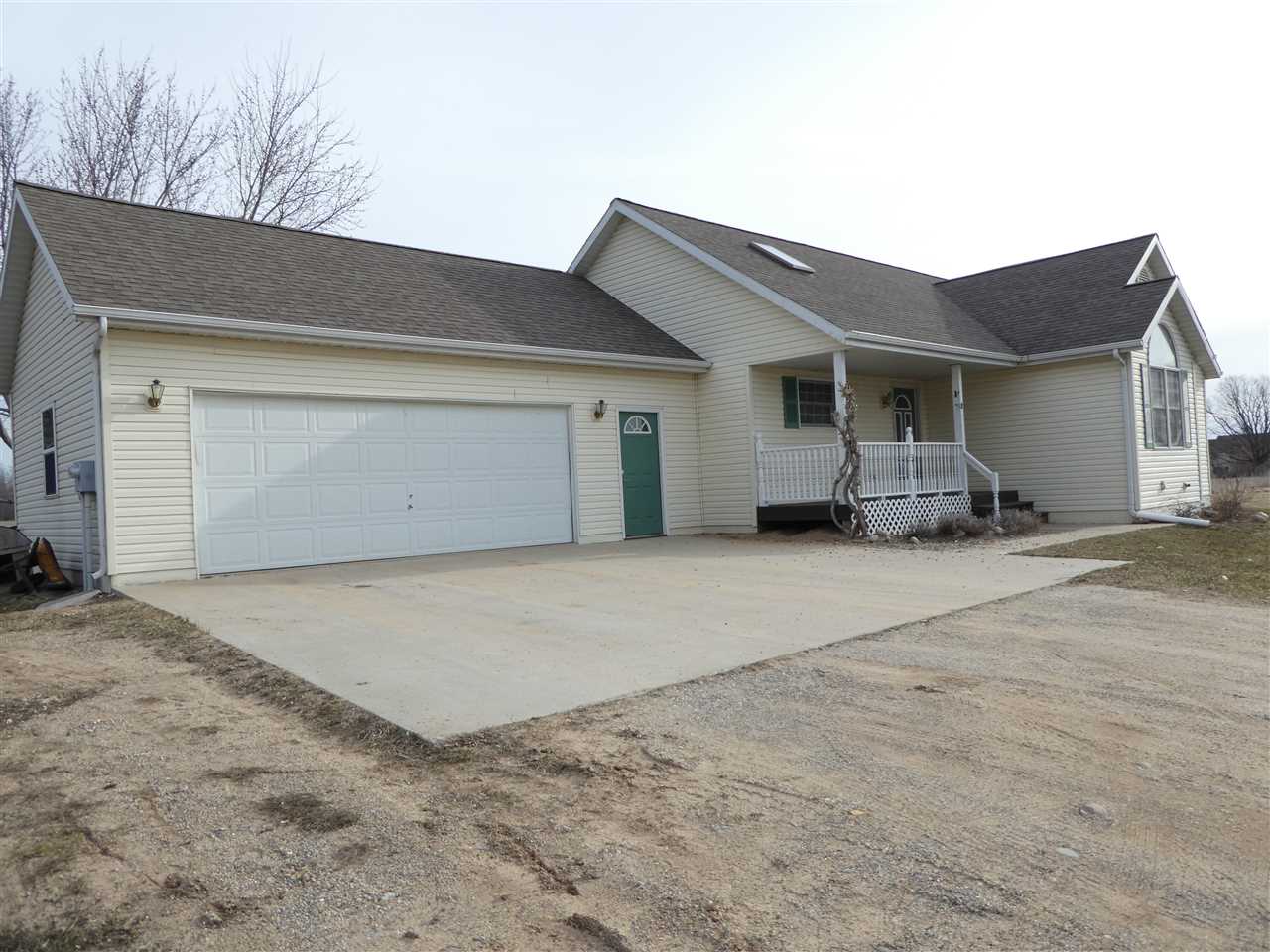 1590 West Remus Road Mount Pleasant, MI 48858 - Photo 2 of 41 1847990-1.JPG