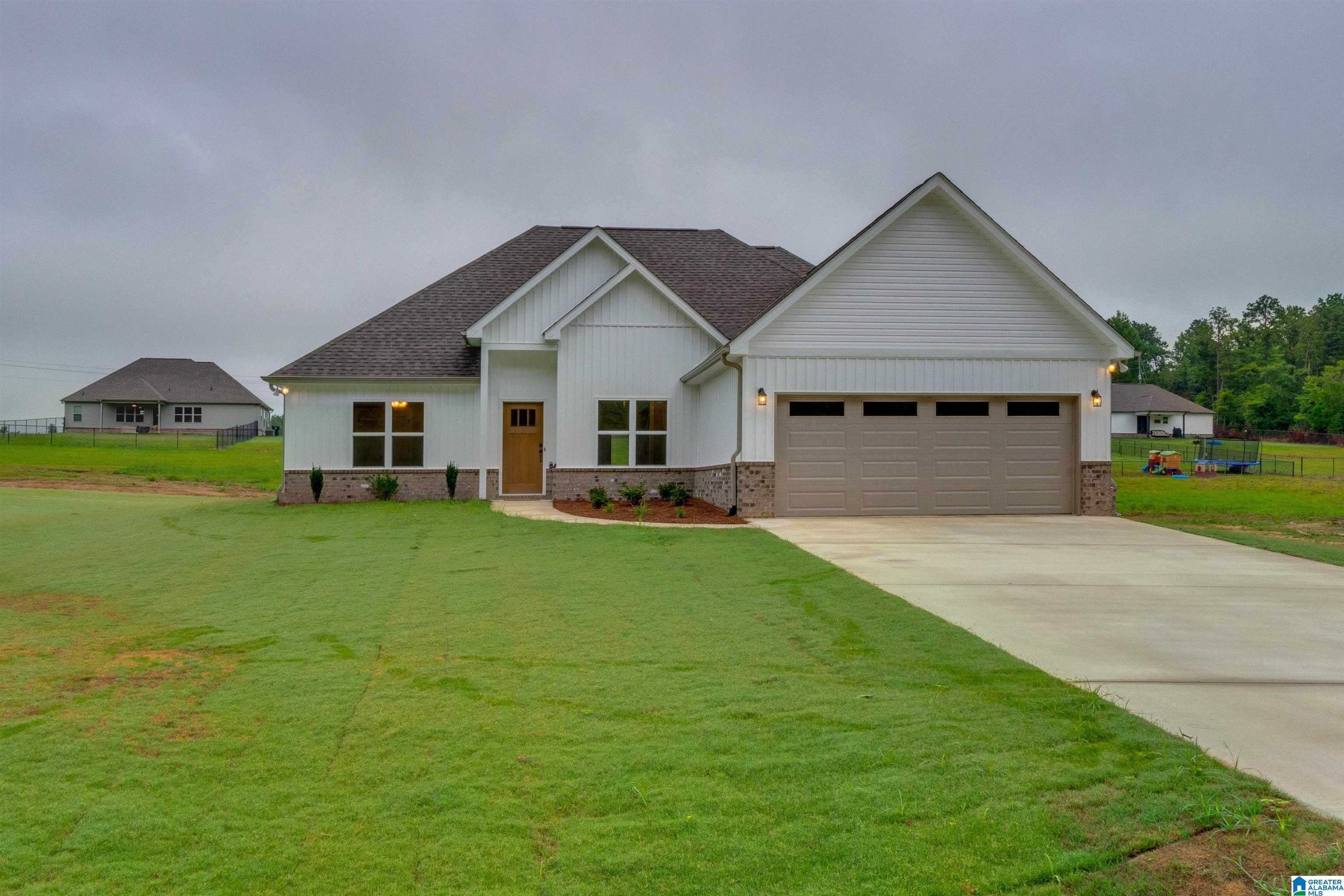 838 New Style Circle Clanton, AL 35045 - Photo 1 of 45