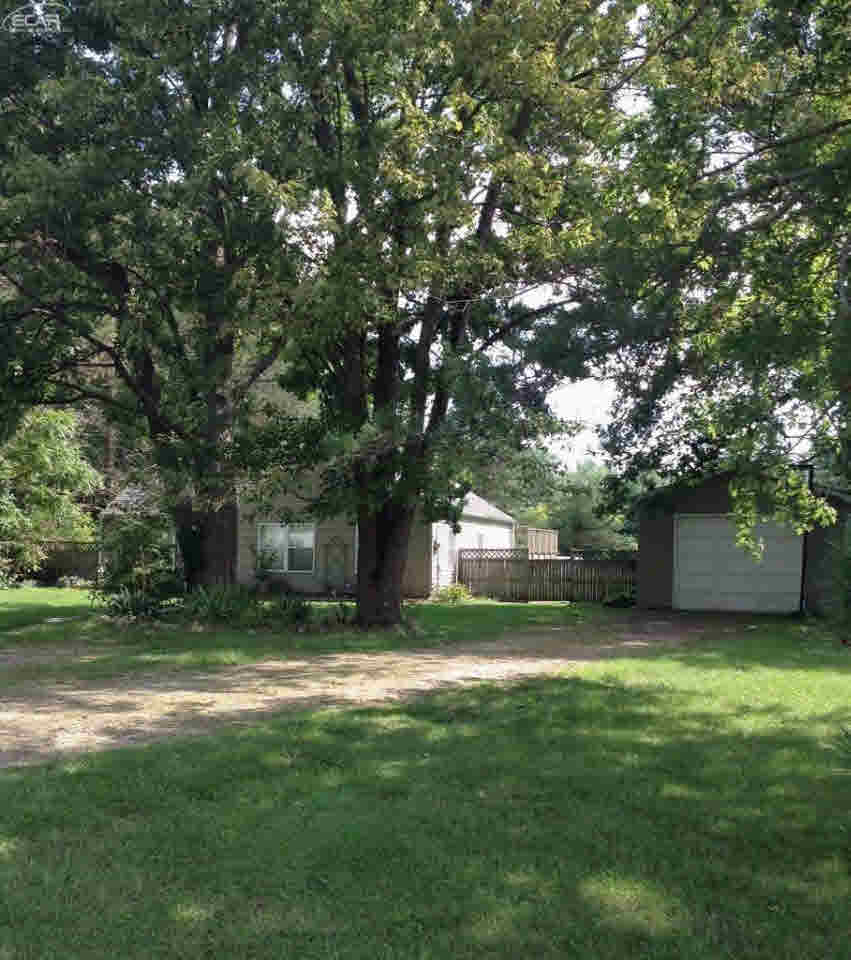 1383 Roat Court Burton, MI 48509 - Photo 9 of 27 21211017-8.JPG