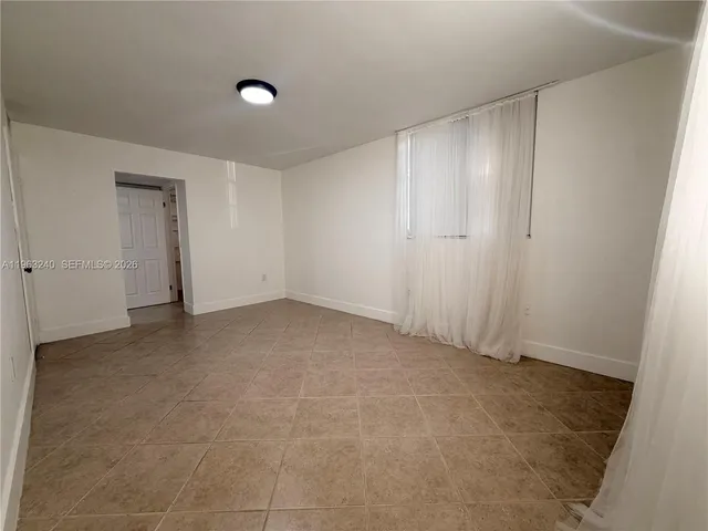 $2,400 | 10835 Southwest 112th Avenue, Unit 116, Miami, FL 33176