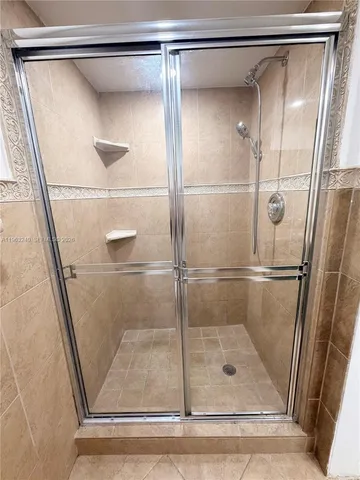 $2,400 | 10835 Southwest 112th Avenue, Unit 116, Miami, FL 33176