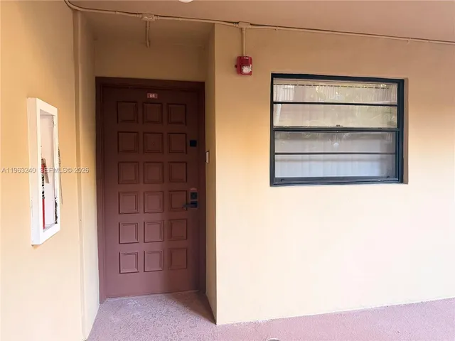 $2,400 | 10835 Southwest 112th Avenue, Unit 116, Miami, FL 33176