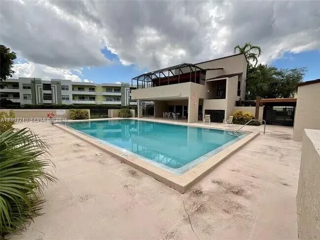 $2,400 | 10835 Southwest 112th Avenue, Unit 116, Miami, FL 33176