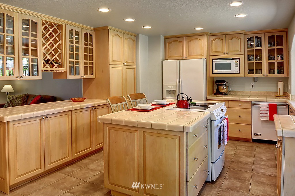 4600 Northeast 23rd Street Renton, WA 98059 - Photo 4 of 18