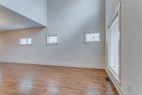 $2,700 | 3221 B Lincoln Avenue, Nashville, TN 37218