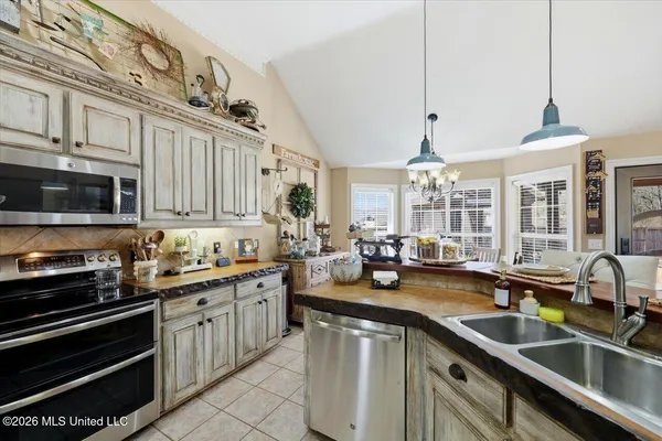 $299,900 | 522 Patrick Farms Drive, Pearl, MS 39208