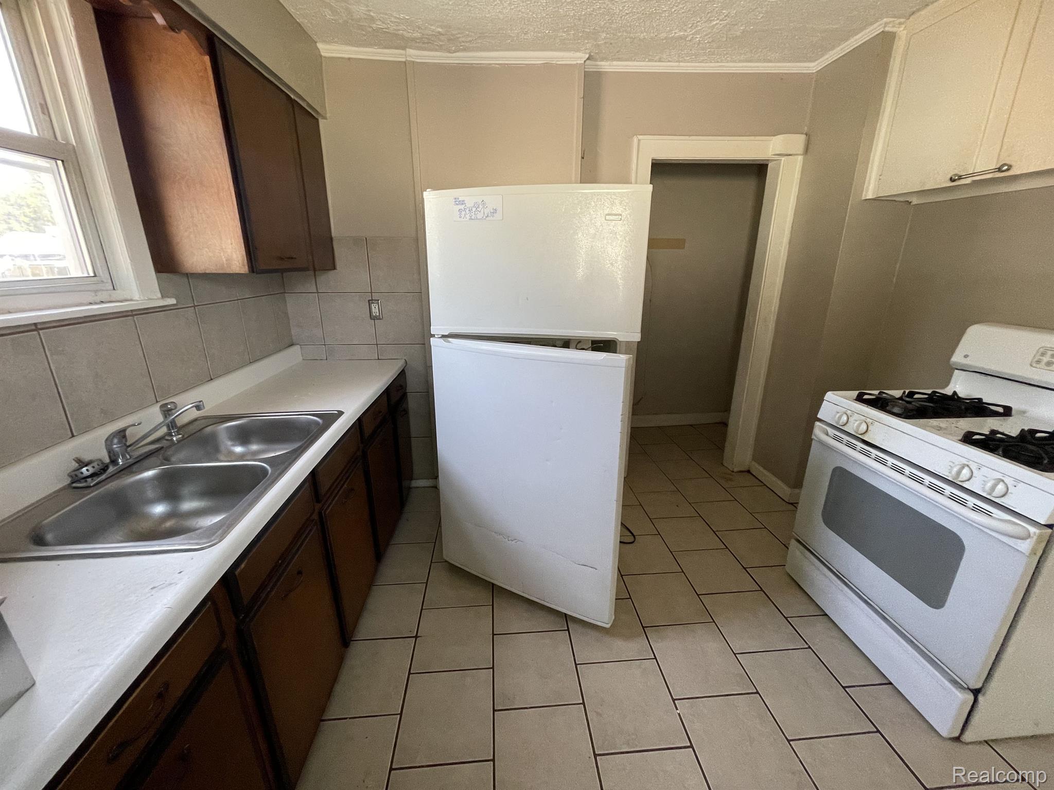 268 Harrison Street Pontiac, MI 48341 - Photo 7 of 21 Gallery Image 7