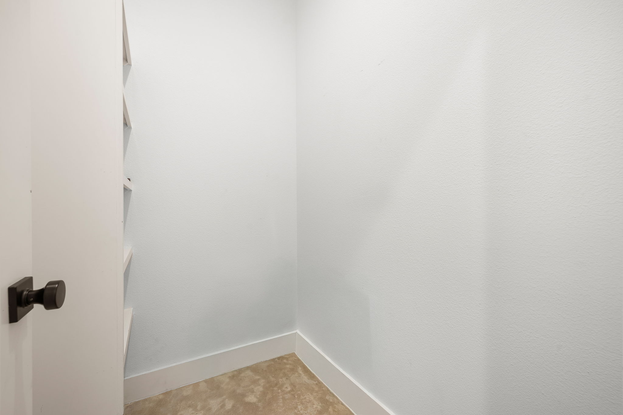 1201 Luna Street Austin, TX 78721 - Photo 26 of 31 a small space with a shower