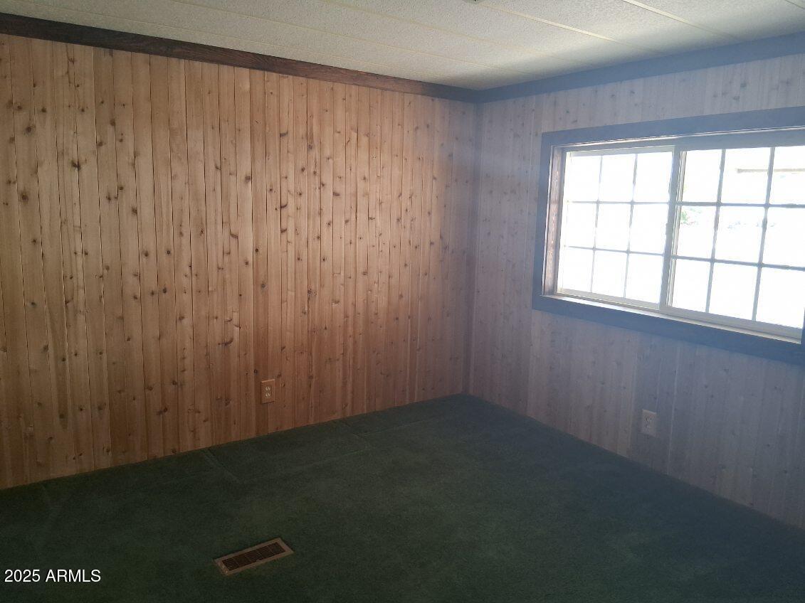 201 South Greenfield Road, Unit 331 Mesa, AZ 85206 - Photo 34 of 49 an empty room with a window