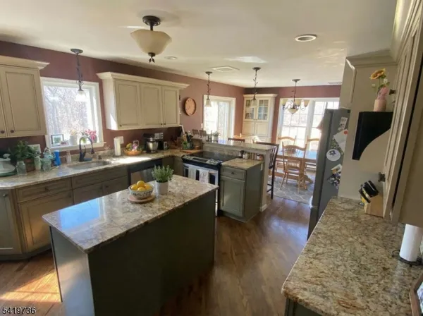 $879,000 | 9 Old Traveled Way, Landing, NJ 07850