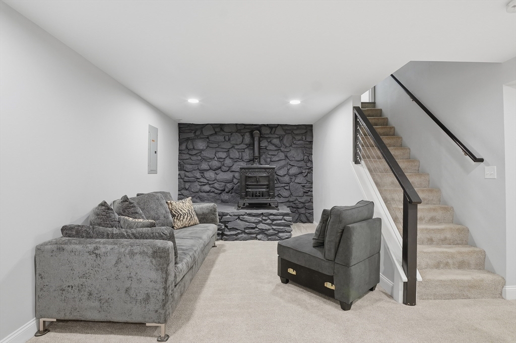 185 Davis Road Westminster, MA 01473 - Photo 25 of 36