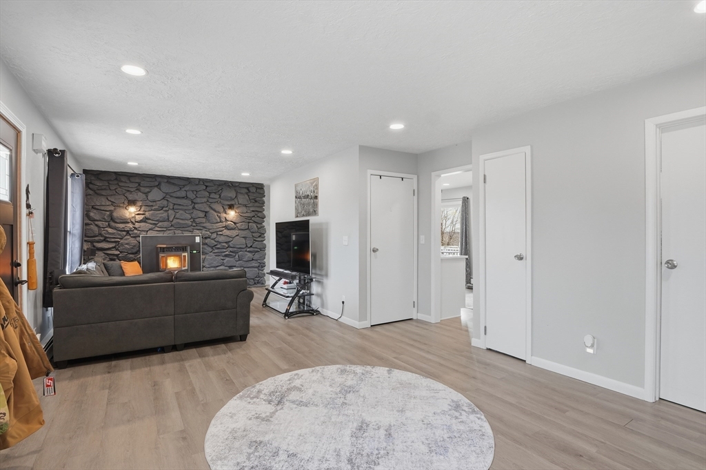 185 Davis Road Westminster, MA 01473 - Photo 8 of 36