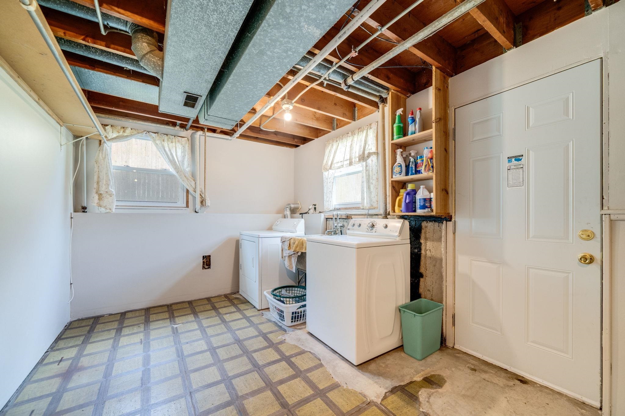 1611 Notre Dame Road Rockford, IL 61103 - Photo 20 of 33 a utility room with dryer and washer
