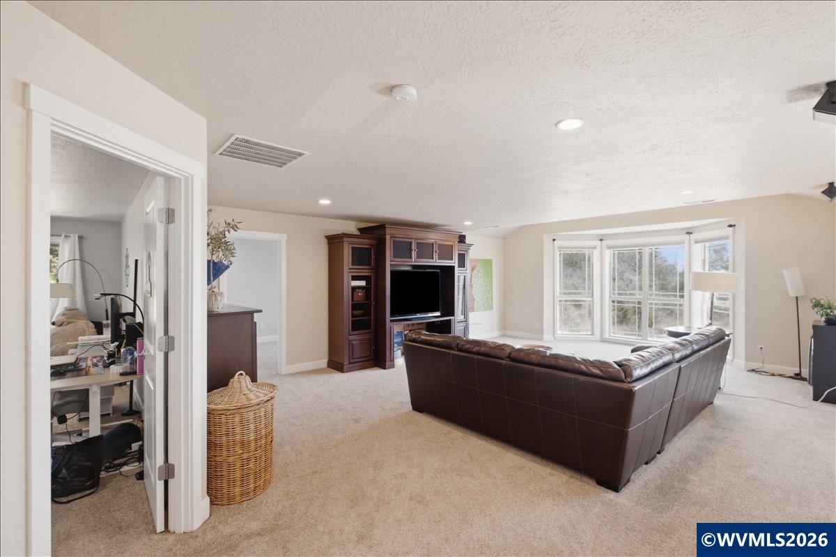 2448 Northwest Violet Avenue Albany, OR 97321 - Photo 22 of 46