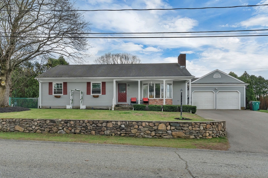 33 Achille Street Woonsocket, RI 02895 - Photo 1 of 37