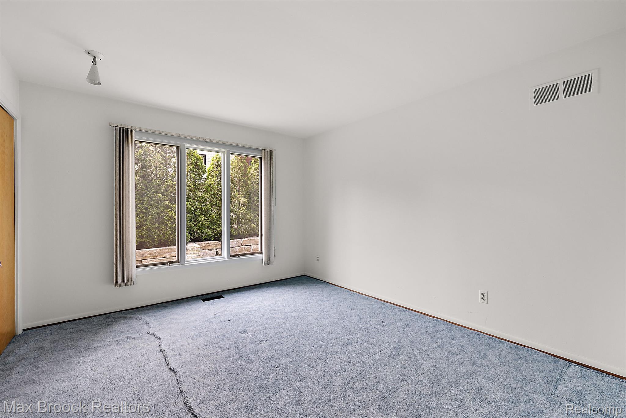 4550 Dow Ridge Road West Bloomfield, MI 48324 - Photo 35 of 46 Gallery Image 35