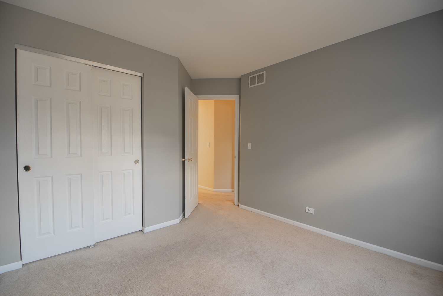 2891 Belle Lane, Unit 2891 Schaumburg, IL 60193 - Photo 13 of 25 a view of an empty room