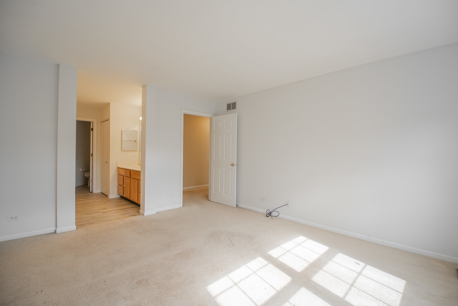 2891 Belle Lane, Unit 2891 Schaumburg, IL 60193 - Photo 17 of 25 a view of an empty room