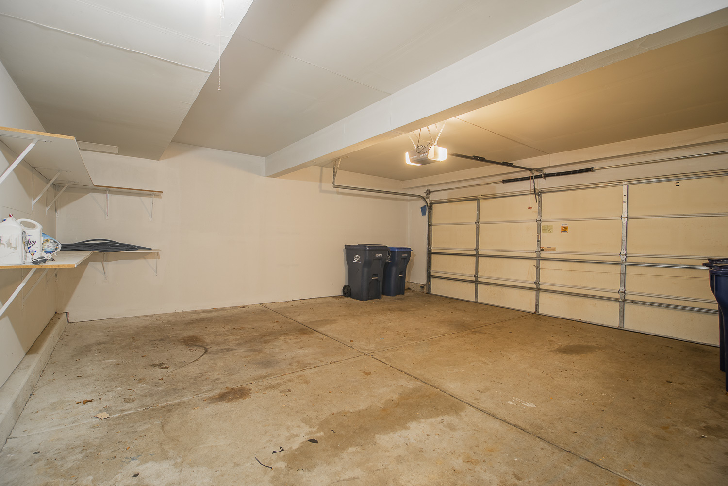 2891 Belle Lane, Unit 2891 Schaumburg, IL 60193 - Photo 20 of 25 a view of a garage