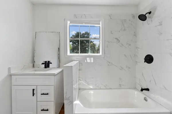 $1,000 | 3019 Florida Street, Unit 3, Houston, TX 77026