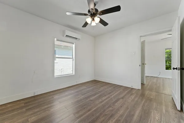 $1,000 | 3019 Florida Street, Unit 3, Houston, TX 77026