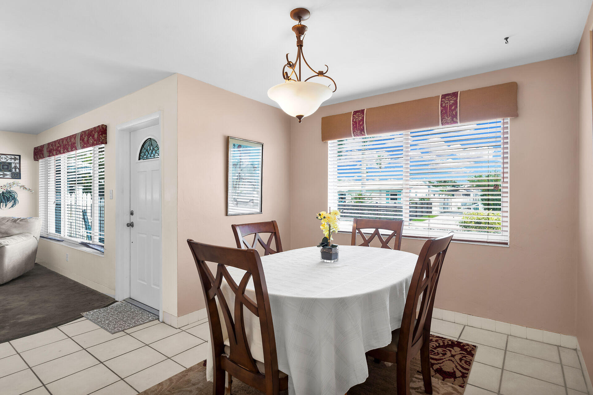 1014 17th Terrace Key West, FL 33040 - Photo 15 of 32 a dining room with furniture and window