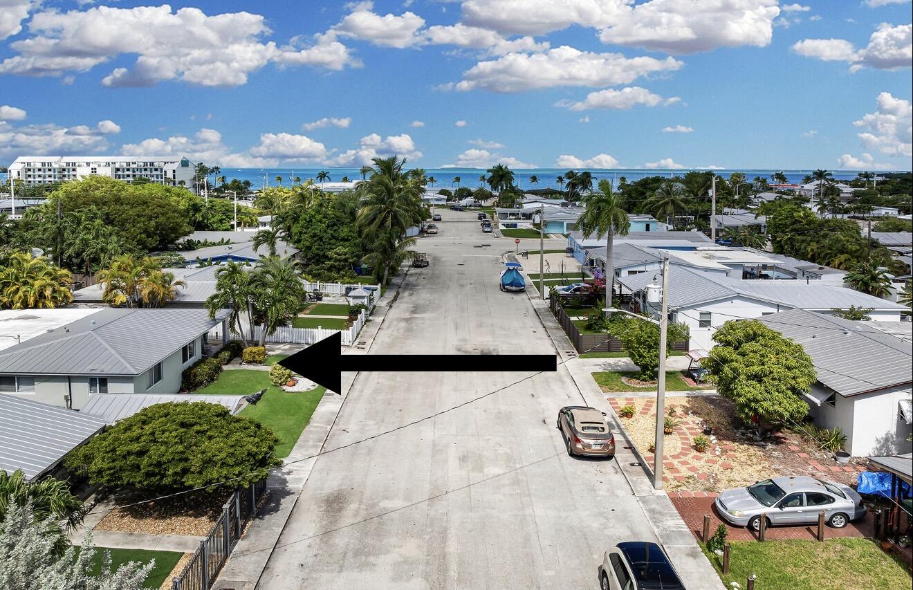 1014 17th Terrace Key West, FL 33040 - Photo 5 of 32 a view of yard with table and chairs