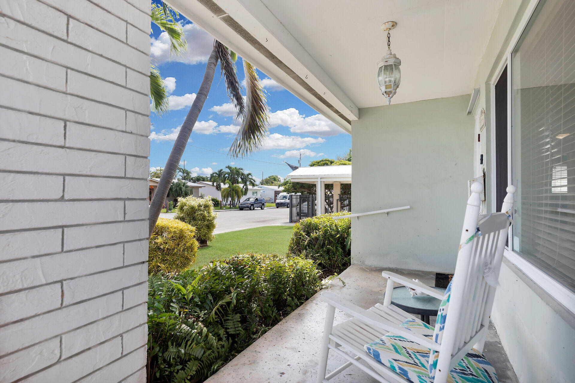 1014 17th Terrace Key West, FL 33040 - Photo 7 of 32 a view of small yard