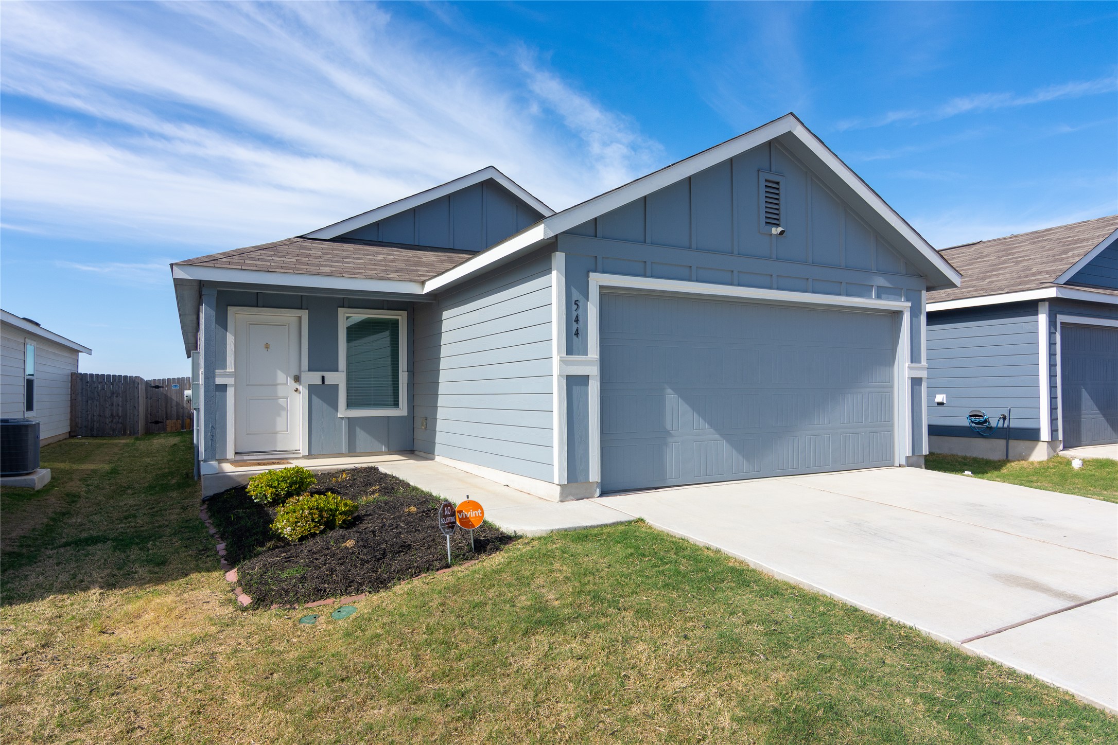 Welcome to 544 Rancho Del Cielo Loop.  This 3 bedroom/2 bath home offers over 1600sf of flexible living space.