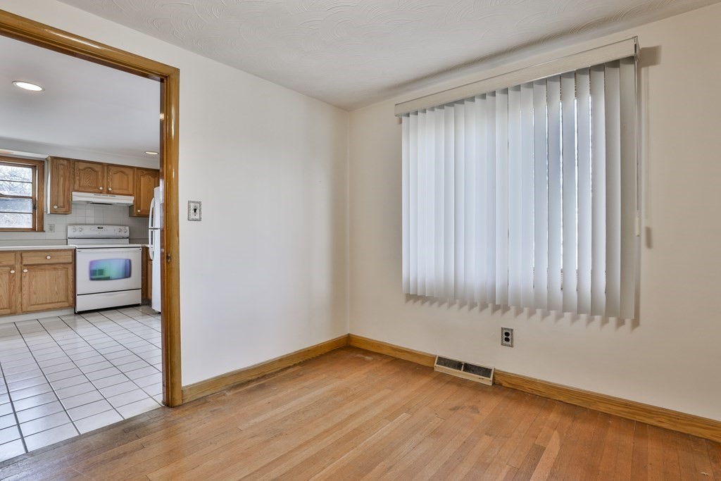 26 Lockwood Road Lynnfield, MA 01940 - Photo 15 of 30 Gallery Image 15