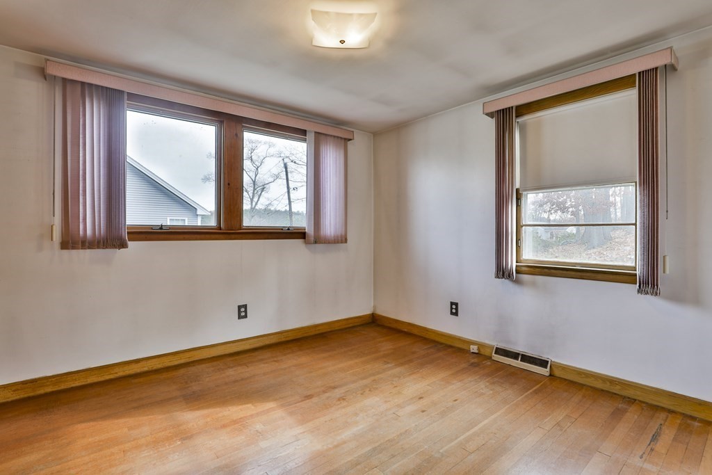 26 Lockwood Road Lynnfield, MA 01940 - Photo 23 of 30 Gallery Image 23