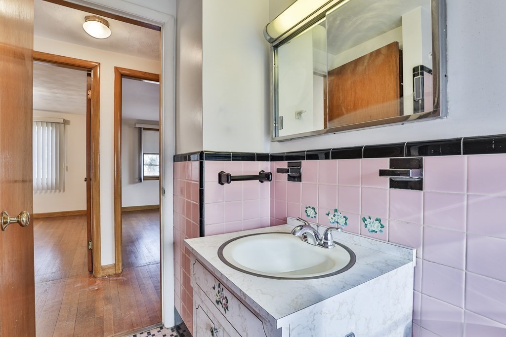 26 Lockwood Road Lynnfield, MA 01940 - Photo 29 of 30 Gallery Image 29