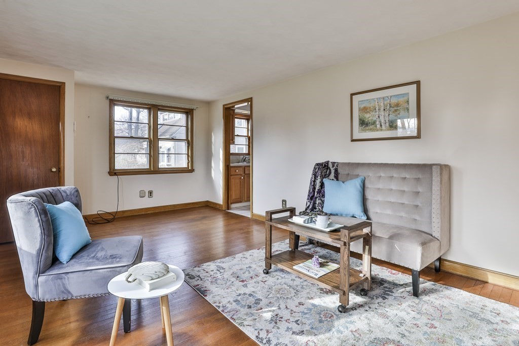 26 Lockwood Road Lynnfield, MA 01940 - Photo 3 of 30 Gallery Image 3