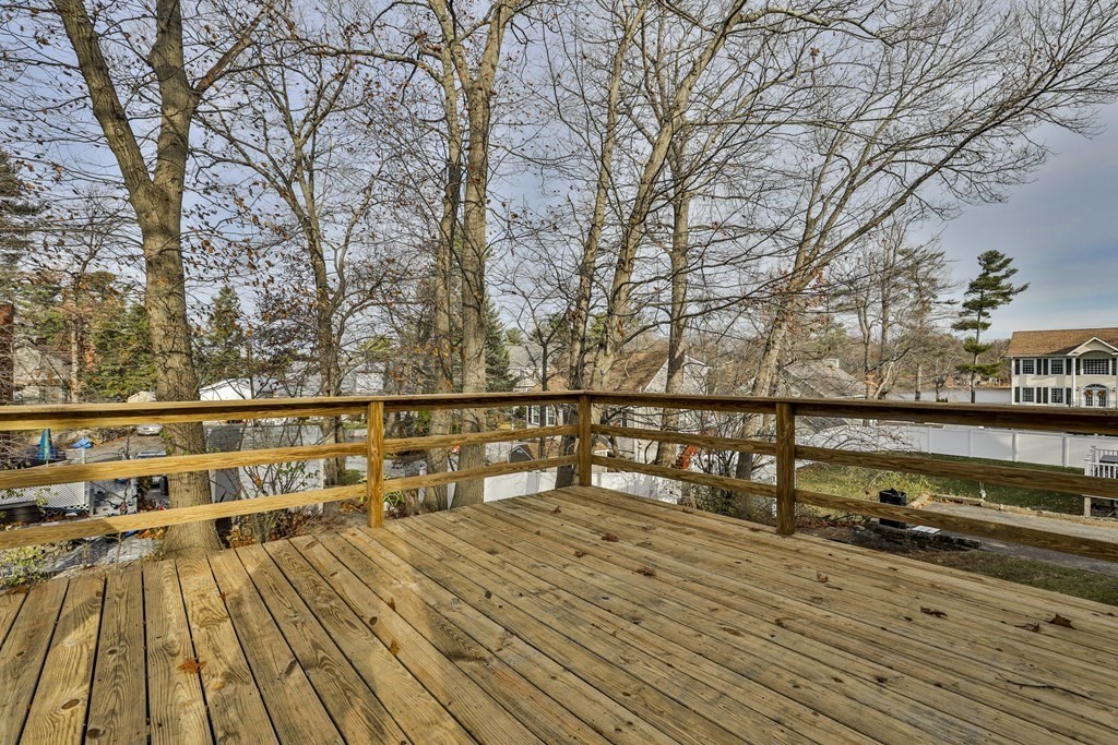 26 Lockwood Road Lynnfield, MA 01940 - Photo 4 of 30 Gallery Image 4