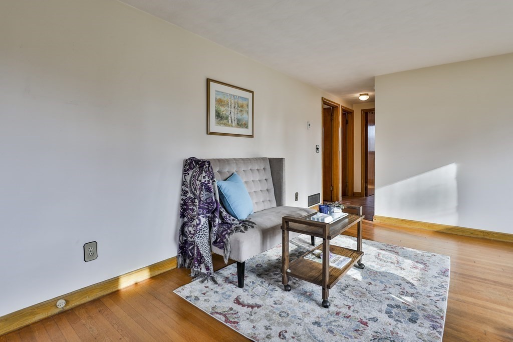 26 Lockwood Road Lynnfield, MA 01940 - Photo 8 of 30 Gallery Image 8